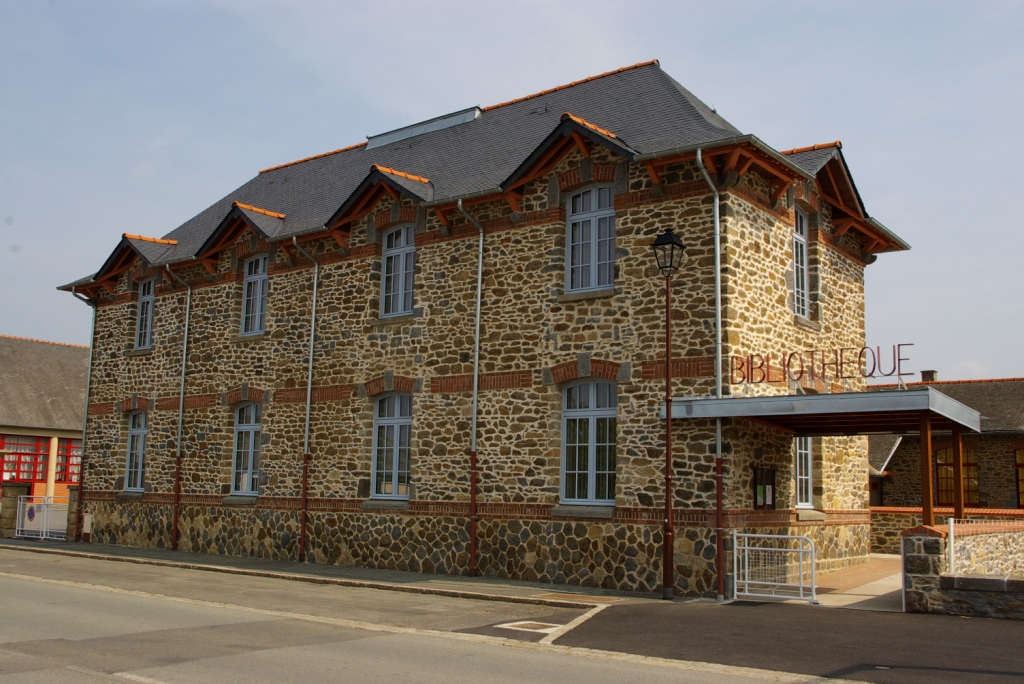 photo biblio pleugueneuc exterieur